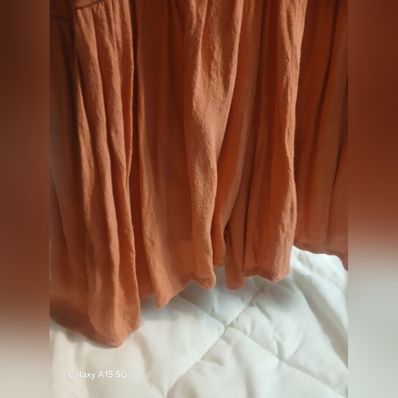 Woman's romper.  Coral color. Brand new condition. XS - Picture 4 of 6